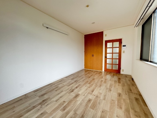 居室・リビング　２０４号室の室内