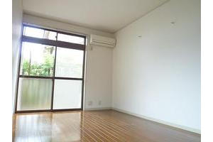 居室・リビング　２０４号室の室内