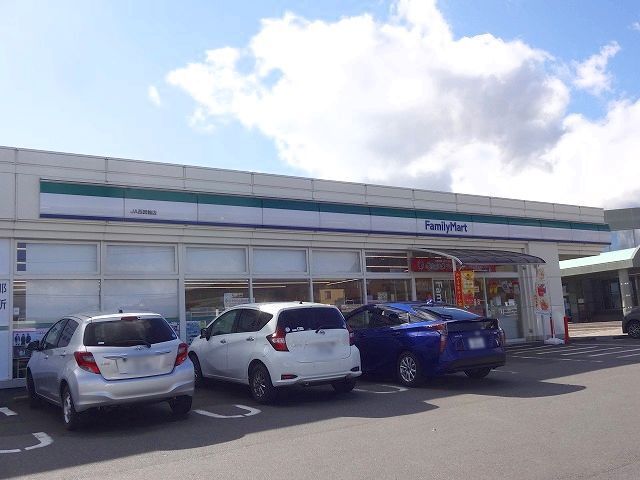 コンビニ　ファミリーマート ＪＡ西箕輪店（コンビニ）まで400m