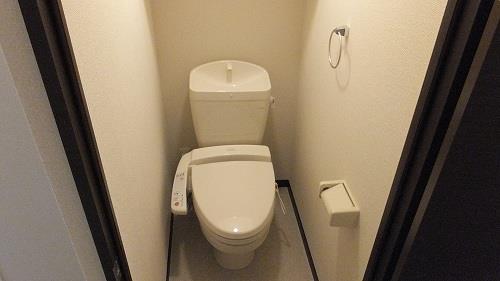 トイレ　温水洗浄便座