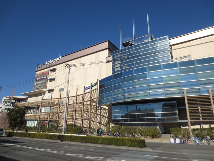 ショッピングセンター　ららぽーと横浜（ショッピングセンター）まで550m