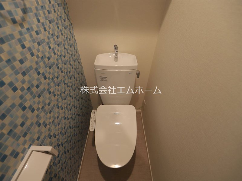 トイレ　温水洗浄暖房便座付トイレ