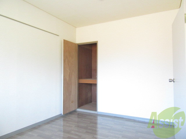 その他部屋・スペース　寝室は６帖、ベッドを置いたら完成ですね