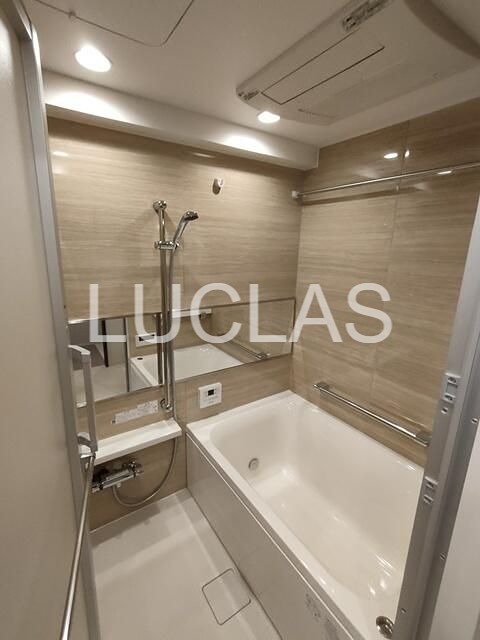 バス・シャワールーム　清潔感のある浴室で日々の疲れを癒します♪