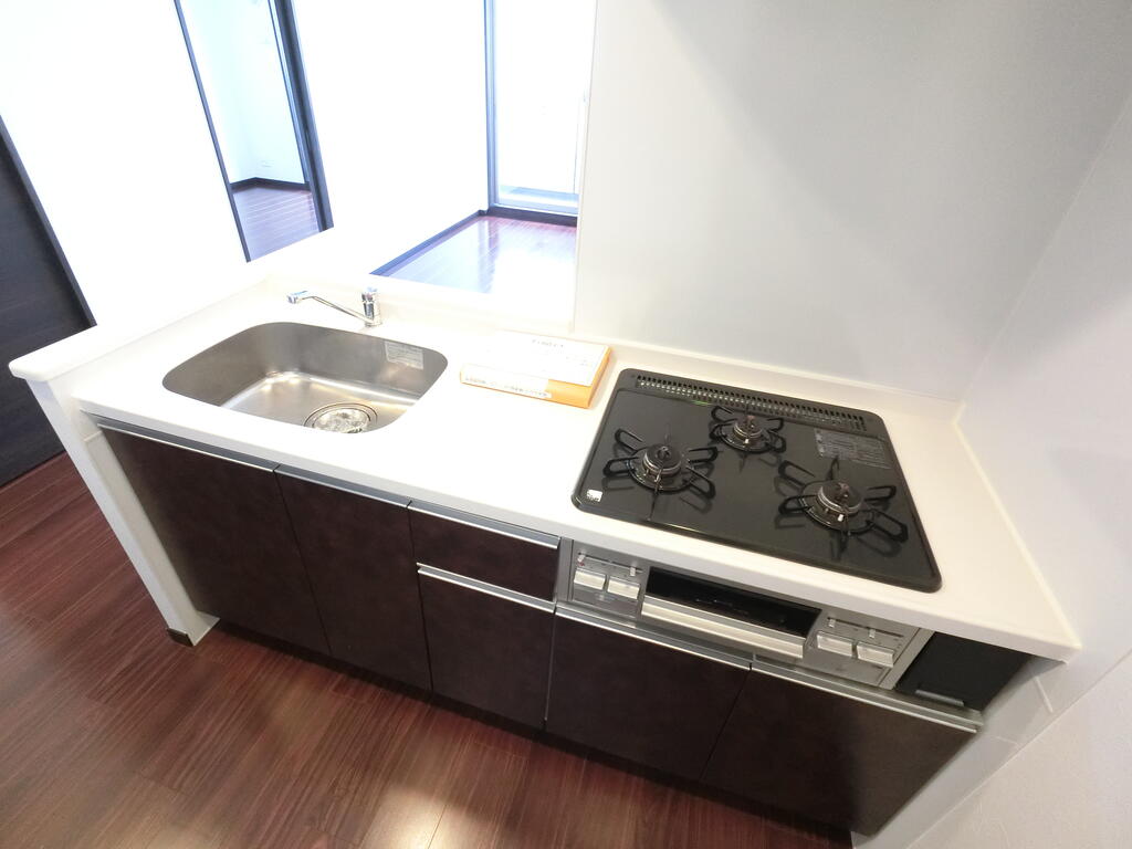 キッチン　※室内は現況を優先します