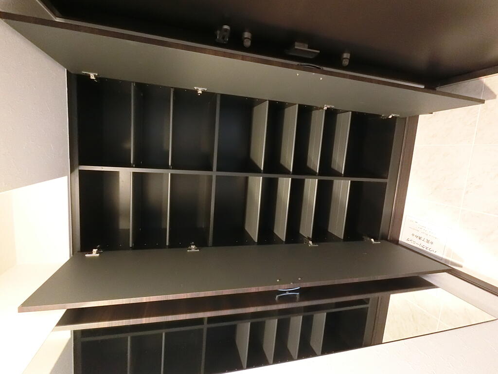 玄関　※室内は現況を優先します