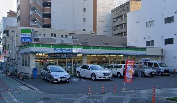 スーパー　Village成城石井名古屋ラシック店（スーパー）まで490m