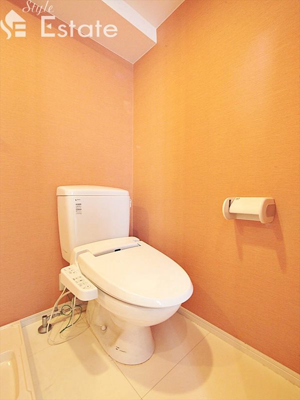 トイレ　温水洗浄便座