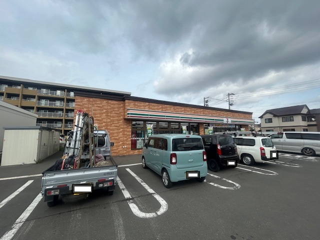 コンビニ　セブンイレブン千歳大和店（コンビニ）まで377m