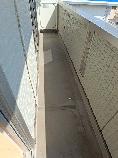 バルコニー　バルコニーは南向きです