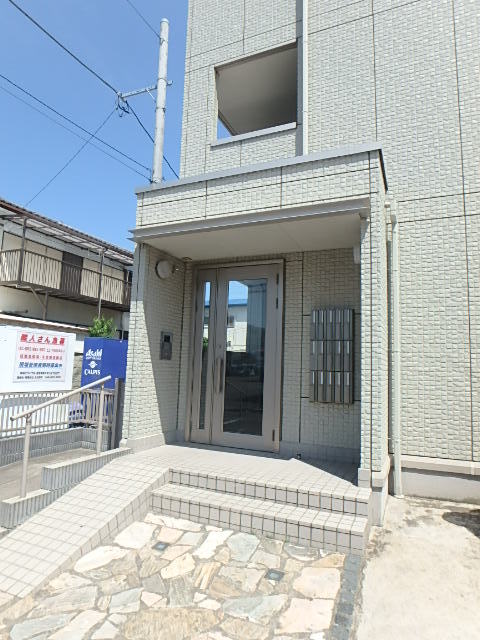 エントランス　玄関前