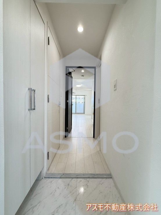 玄関　同マンション参考写真