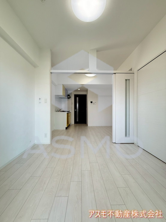 居室・リビング　同マンション参考写真