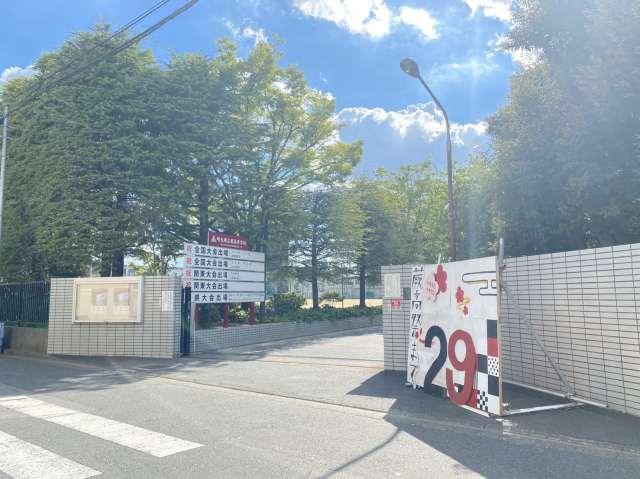 高校・高専　埼玉県立蕨高等学校（高校・高専）まで2018m