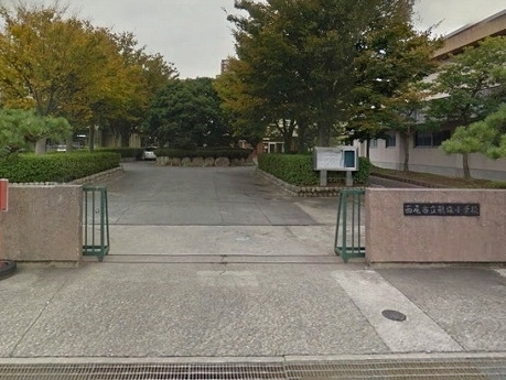 その他　鶴城小学校まで200m