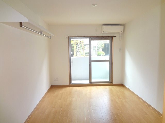 居室・リビング　別部屋参考写真掲載。