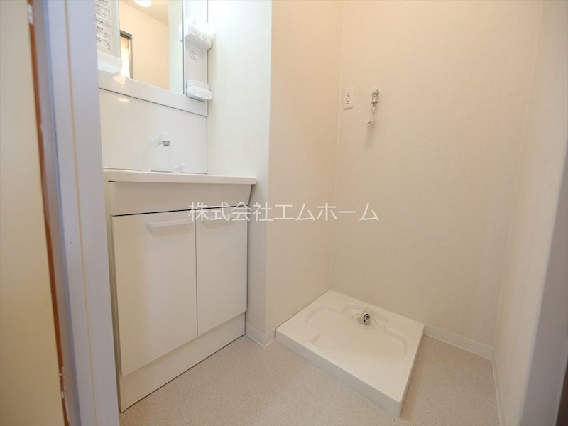 洗面設備　脱衣所　独立洗面台（シャンプードレッッサー）