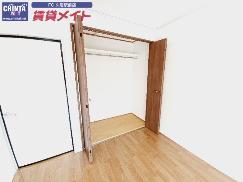 収納　別部屋同型反転タイプ写真