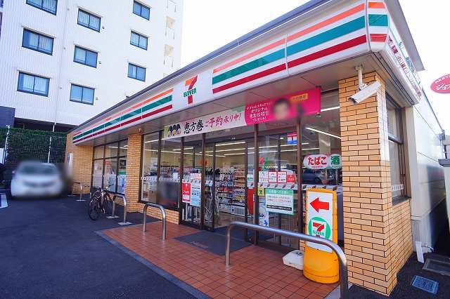 コンビニ　セブン－イレブン横浜十日市場駅前店（コンビニ）まで441m