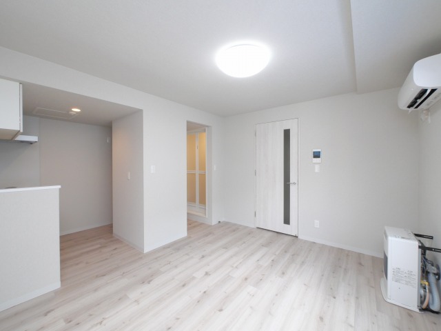 居室・リビング　明るい居間で気持ちまで明るくなりますね！