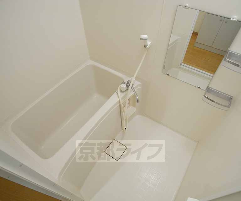 バス・シャワールーム　一人暮らしなら十分な大きさ！