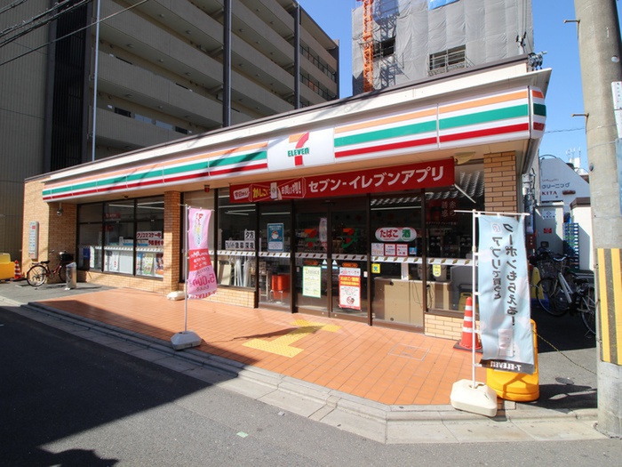 コンビニ　セブンイレブン（コンビニ）まで384m