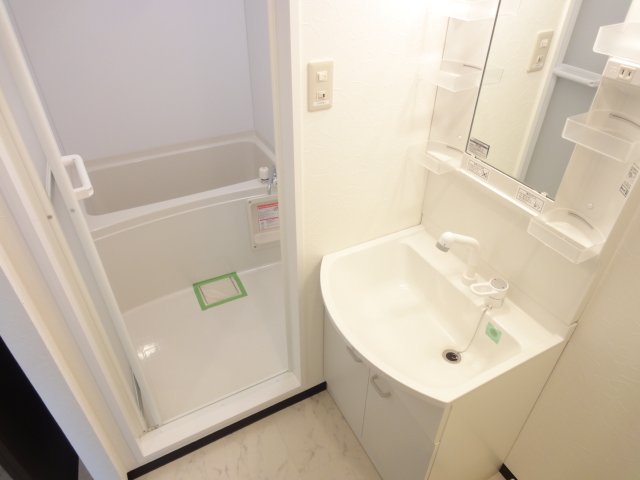 洗面設備　同物件、別号室のものです。