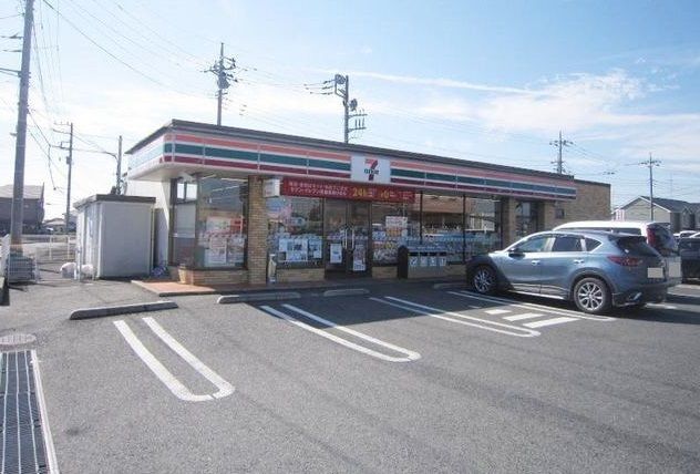 コンビニ　セブンイレブン（コンビニ）まで550m