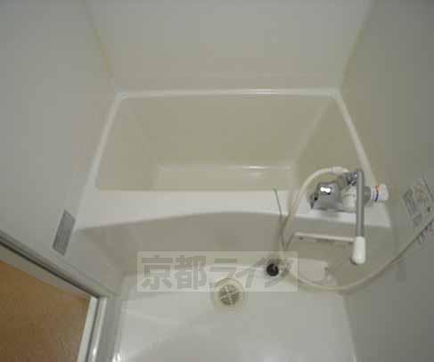 バス・シャワールーム　ゆったり休めるお風呂。