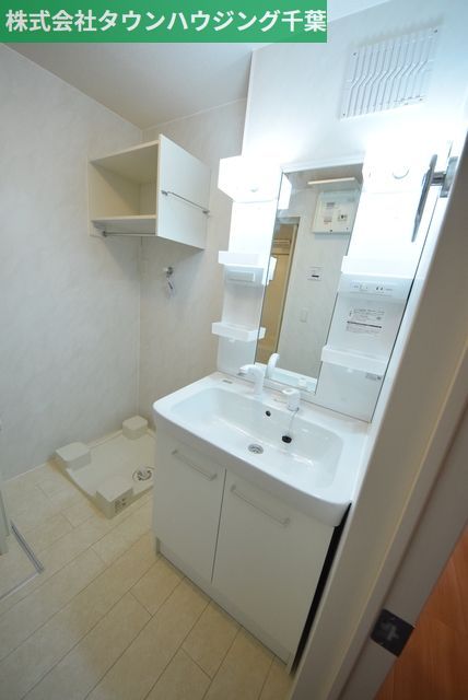 洗面設備　ノズルの伸びるシャンプードレッサー