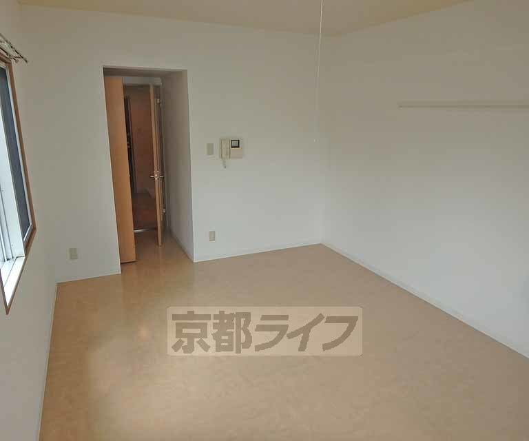 居室・リビング　広々お部屋です