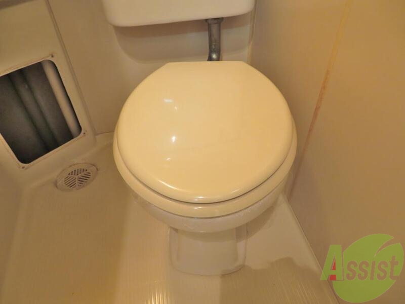 トイレ　トイレはこちら。小さすぎず使いやすくなっています。