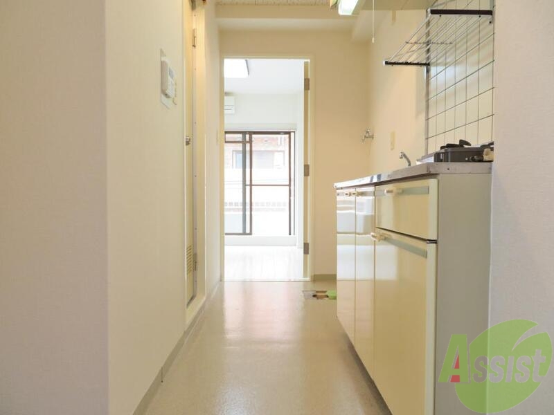 玄関　玄関は白を基調になっているのできれいですね。