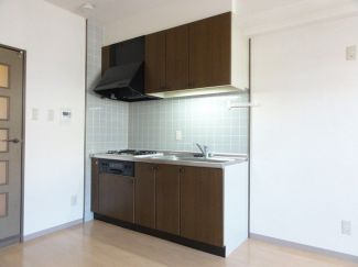 キッチン　類似タイプ参考写真掲載。