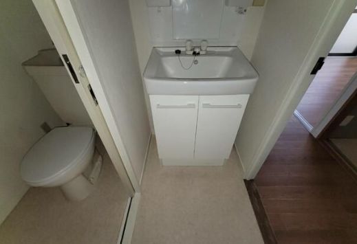 洗面設備　スペースが確保できる洗面所です