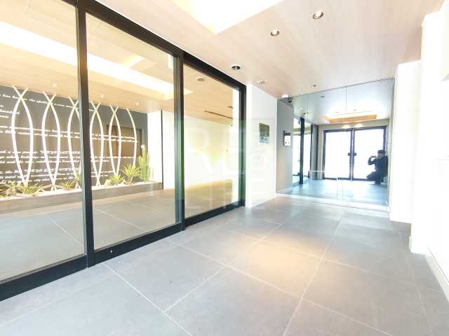 エントランス　ログ上野駅前