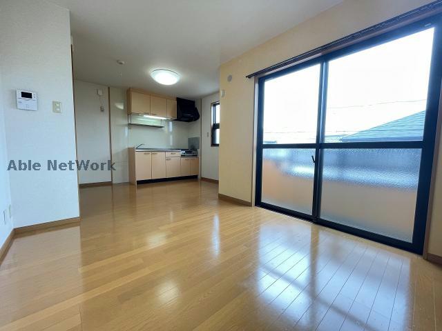 居室・リビング　※同物件別部屋