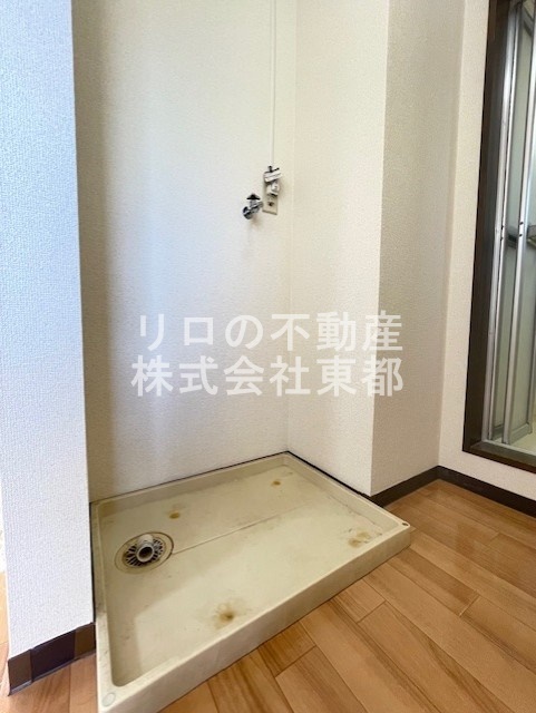 その他　洗濯機置き場は室内にあるので雨に濡れる心配はありません。