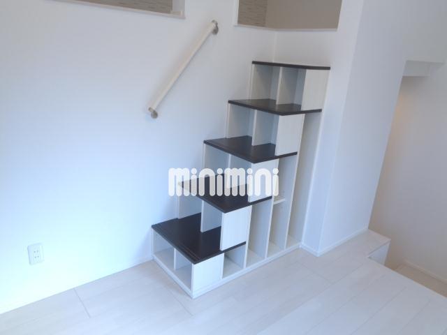 その他　階段に手すりがあるので上り下りがしやすいですね