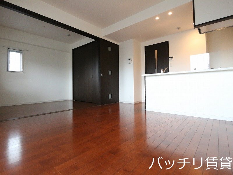 居室・リビング　別号室タイプの為、現状を優先いたします