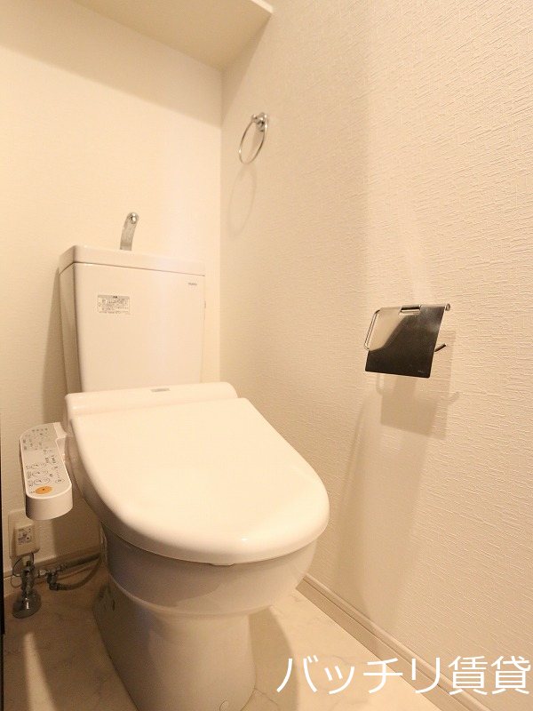 トイレ　別号室タイプの為、現状を優先いたします