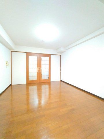 その他部屋・スペース　フローリングの洋室です。
