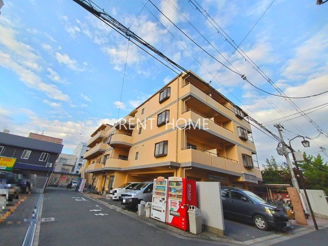 建物外観　RC造の４階建てのマンションです。