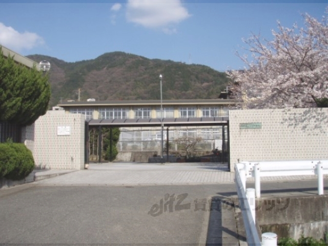 中学校　大宅中学校（中学校）まで1000m