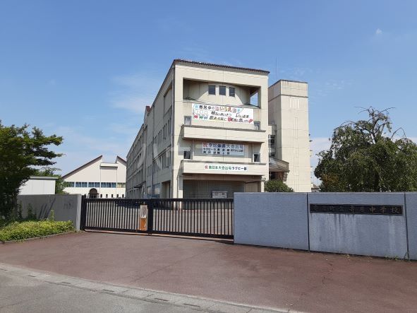 中学校　寄居町立寄居中学校（中学校）まで744m