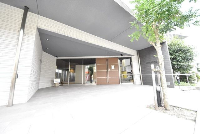 エントランス　おしゃれなエントランスが迎えます