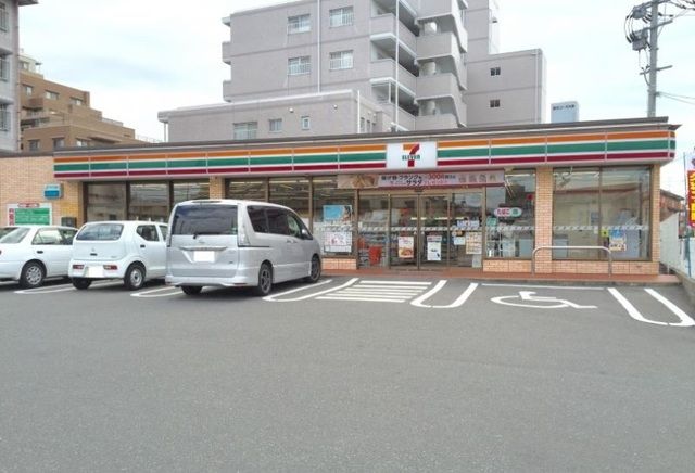 コンビニ　セブンイレブン博多三筑2丁目店（コンビニ）まで374m