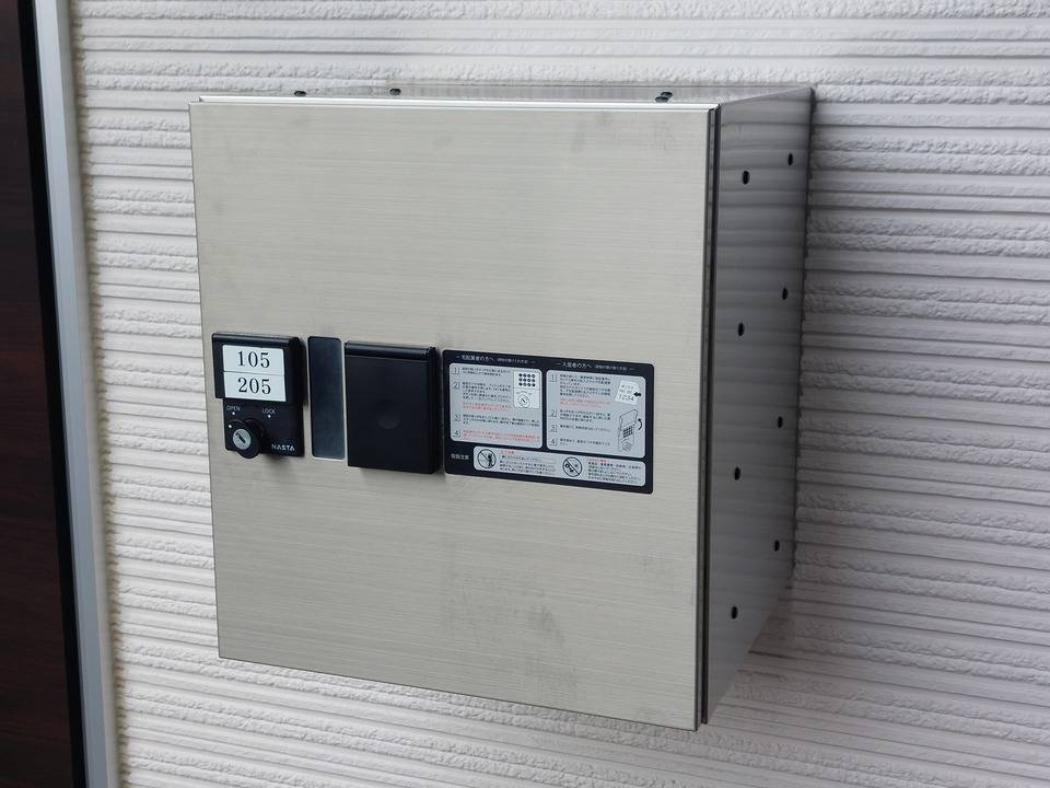 エントランス　宅配ボックス