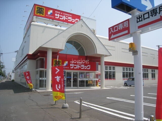 コンビニ　セブンイレブン北見とん田東町店（コンビニ）まで121m