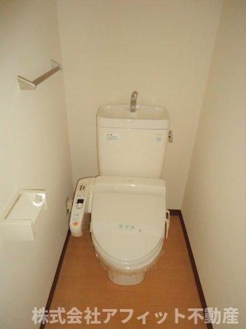 トイレ　温水洗浄暖房便座